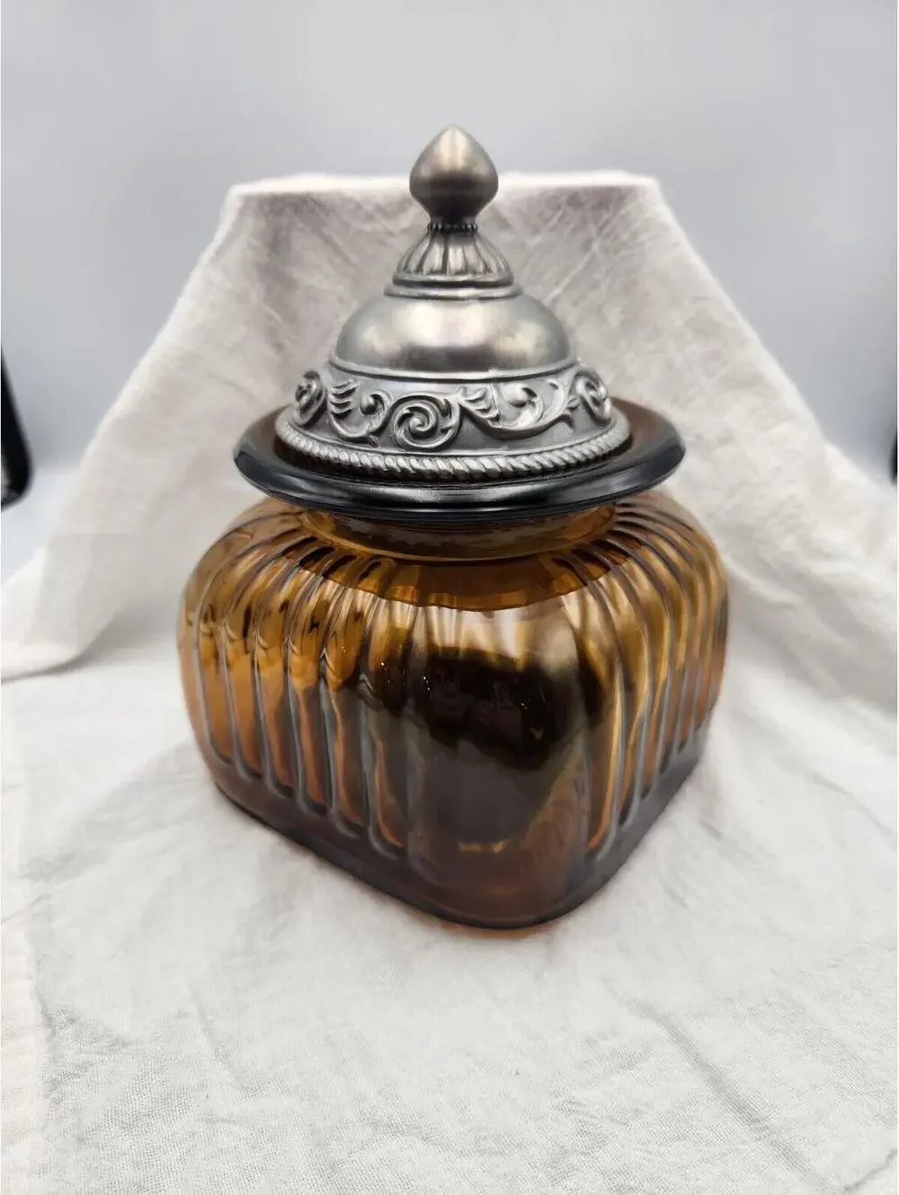 Vintage Style Amber Glass Jar with Ornate Pewter Tone Metal Lid Decorative I3 - Picture 1 of 12
